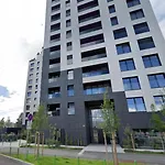 Number 7 アパート *