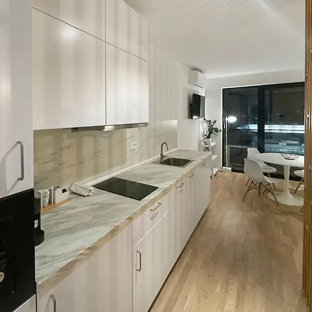 Apartment Number 7