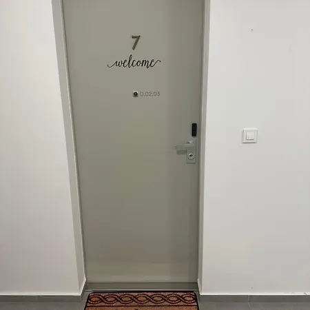 Number 7 Апартаменти